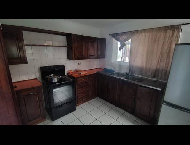 3 BEDROOM HOUSE FOR SALE IN SEA VIEW